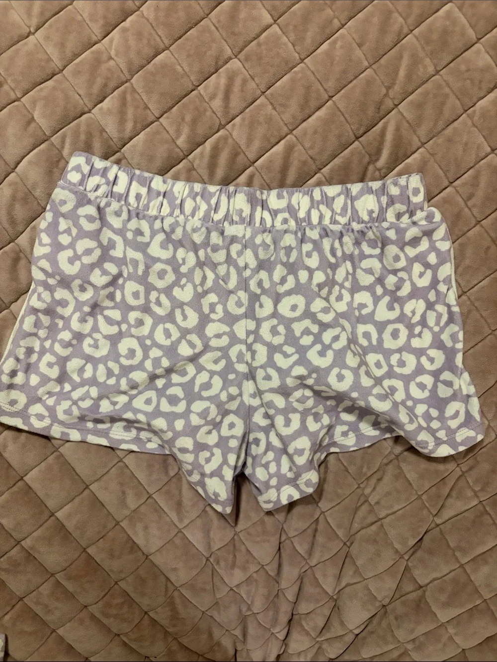 Girls Lavender Leopard Print Short Pajama Set. So soft and comfortable! Size L